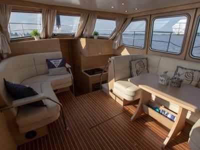 Salon of Pieton, a De Drait DeLuxe 42 motorboat at Akkrum, Netherlands