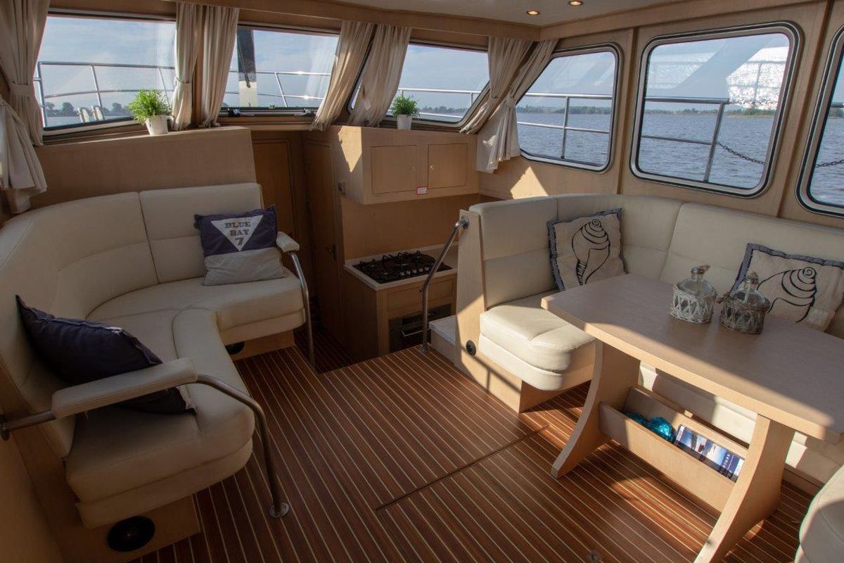 Salon of Pieton, a De Drait DeLuxe 42 motorboat at Akkrum, Netherlands