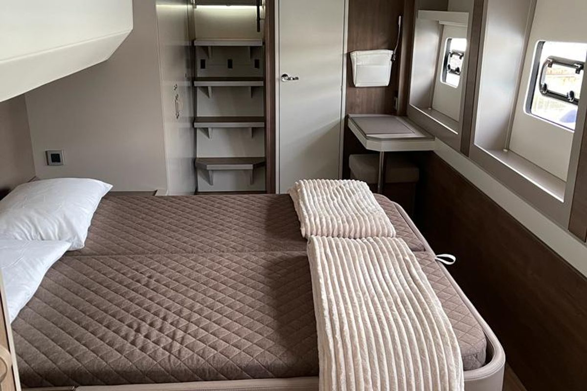 Cabin on Spritz "New 2024", a Bali 5.4 catamaran at Figari/Golfo Aranci, Italy