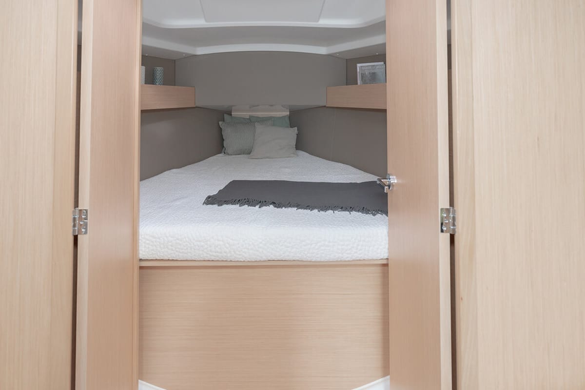 Cabin on Peanut, a Beneteau Oceanis 30.1 sailboat at Road Town, British Virgin Islands
