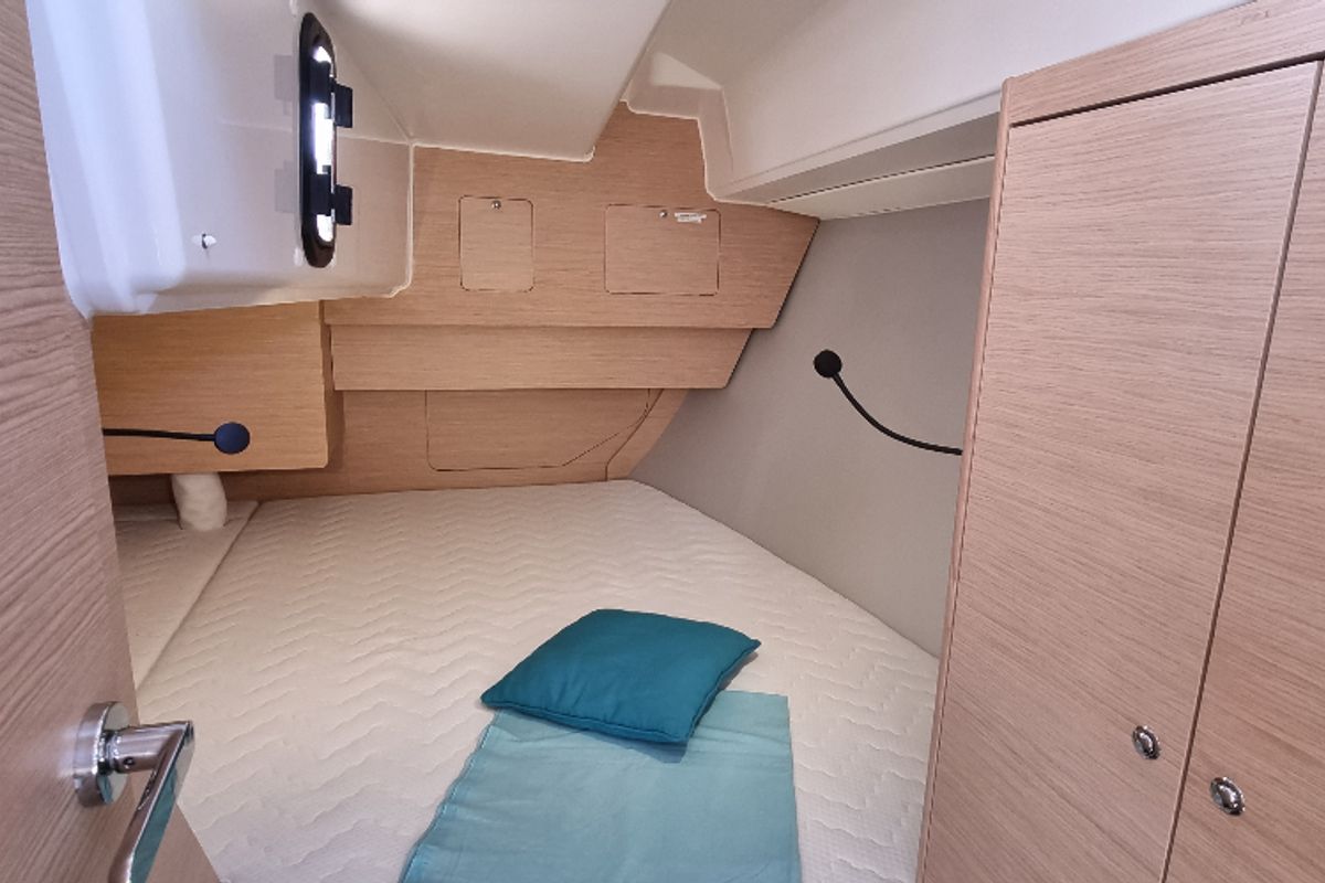 Cabin on Skyline, a Dufour 37 sailboat at Vallauris, France