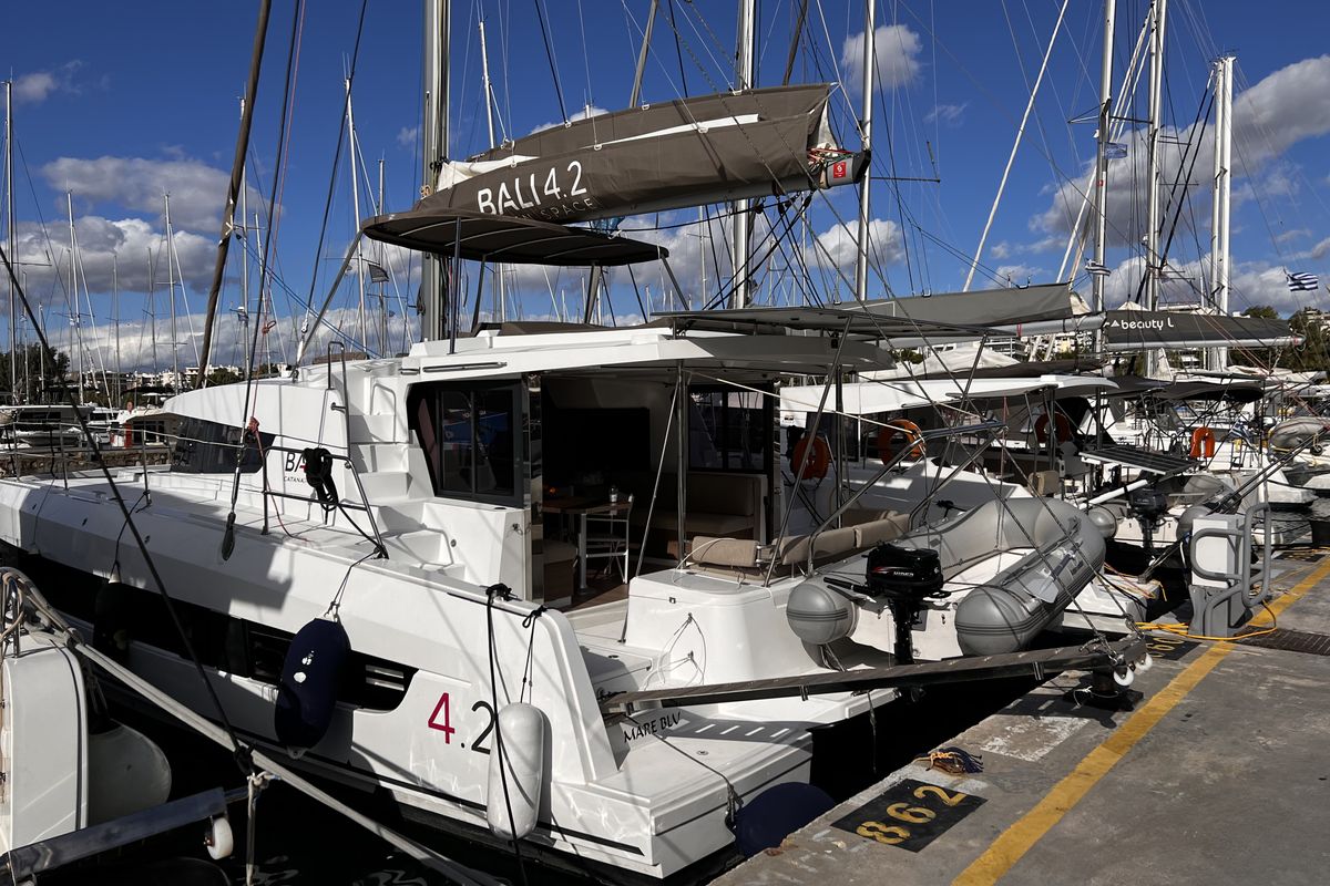 Exterior view of Mare Blu, a Bali 4.2 catamaran at Athens, Greece