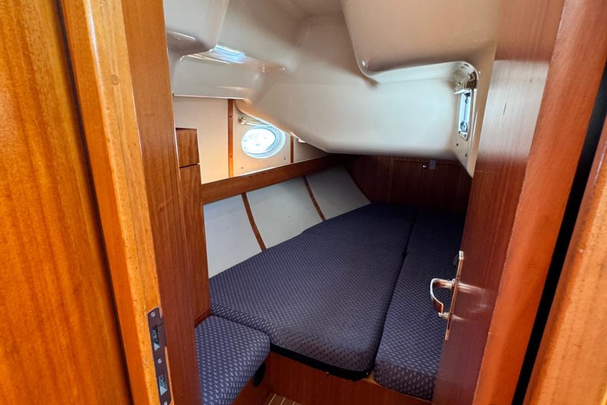 Cabin on Sinje Sanje, a Elan 384 Impression sailboat at Punat, Croatia
