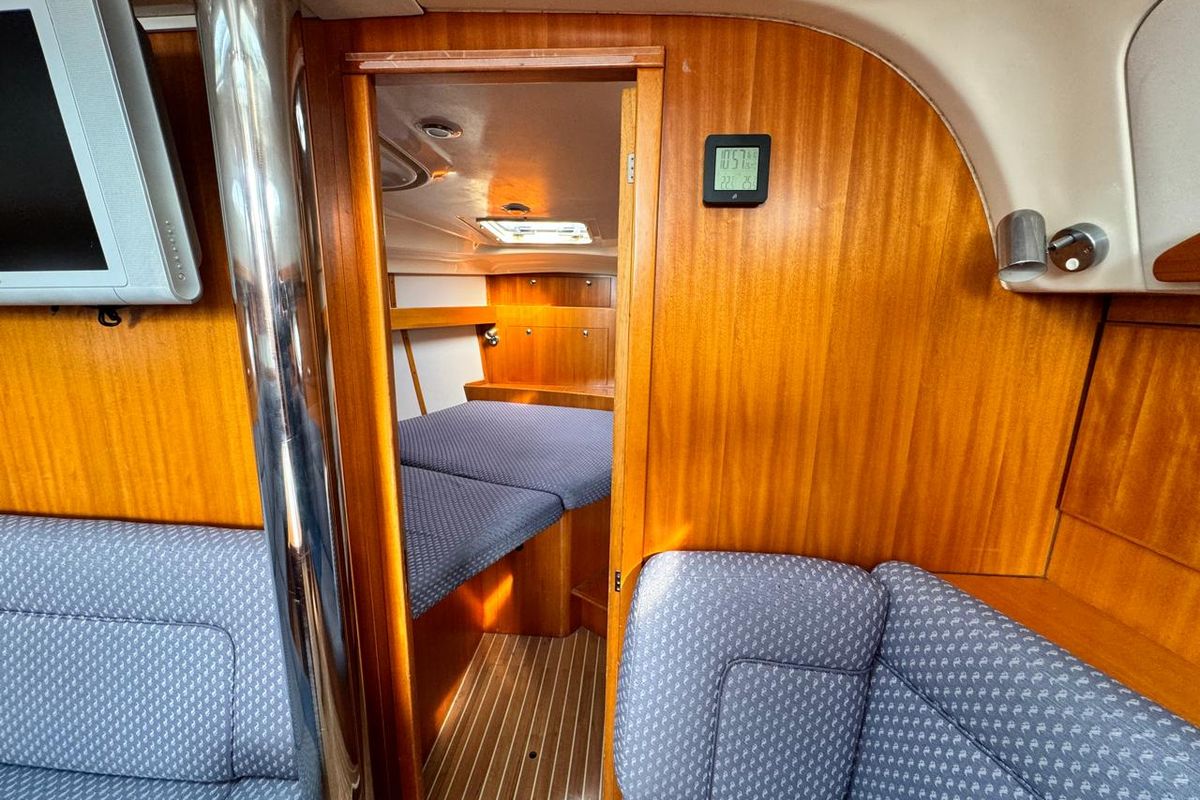 Cabin on Sinje Sanje, a Elan 384 Impression sailboat at Punat, Croatia