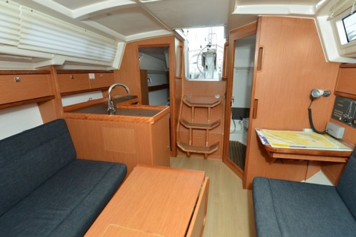 Salon of Ami, a Bavaria Cruiser 33 sailboat at Pirovac, Croatia