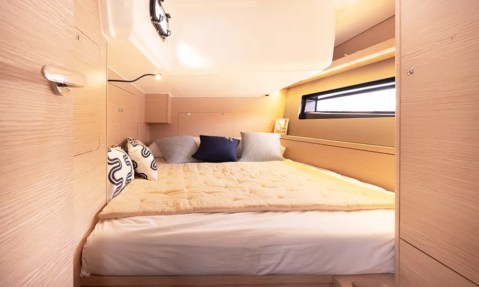 Cabin on Panagiotis, a Dufour 41 sailboat at Volos Municipality, Greece