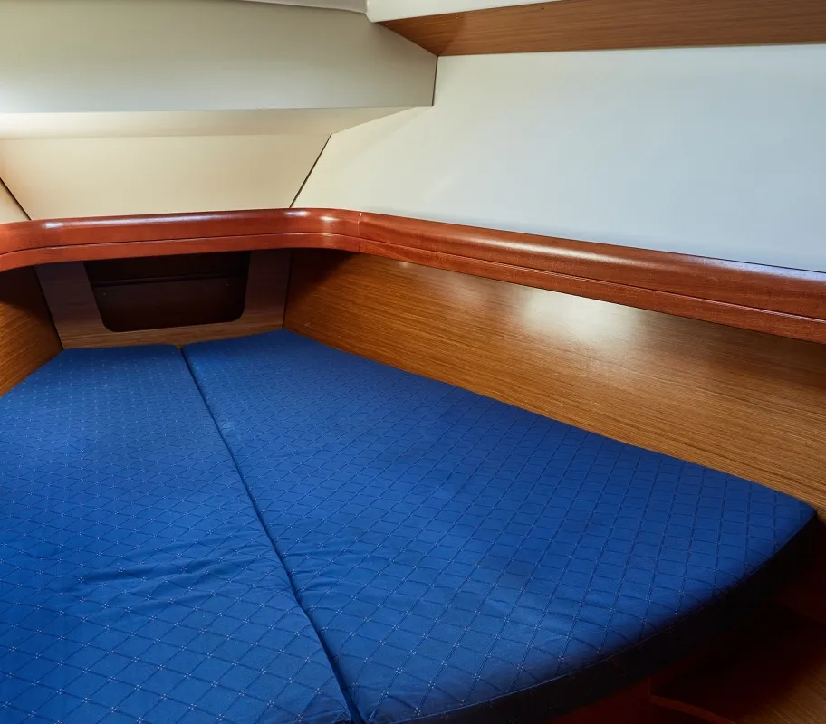 Cabin on BBCAP, a Jeanneau Sun Odyssey 39i sailboat at Vigo, Spain