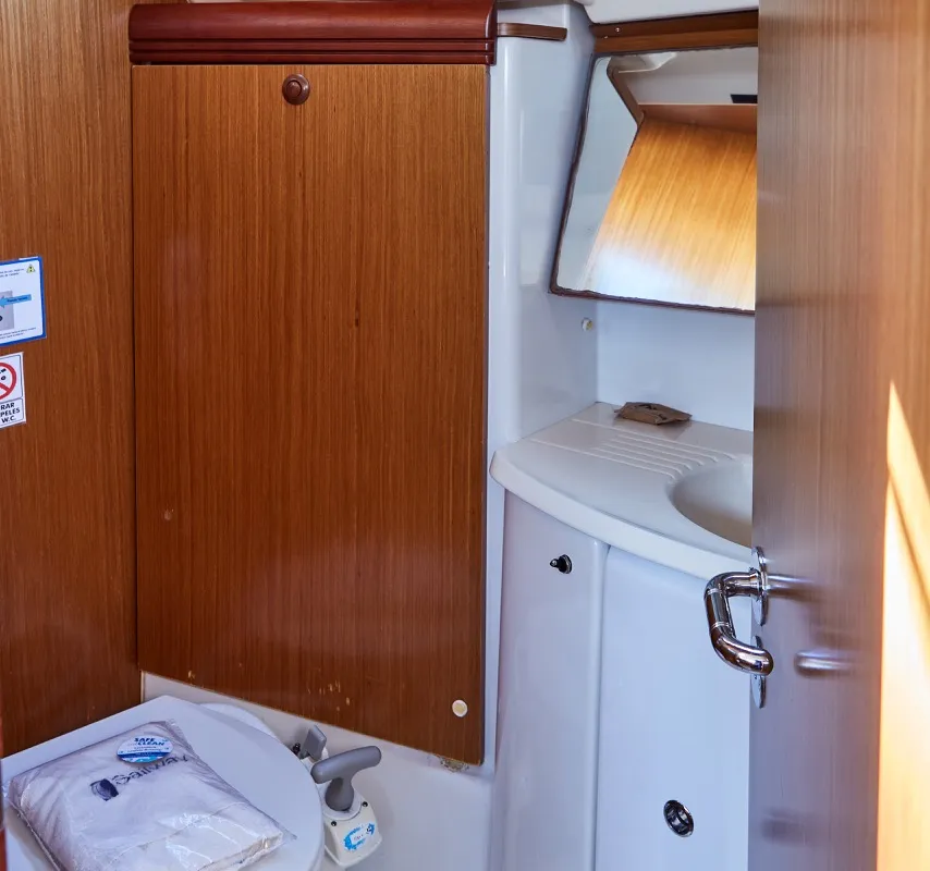 Head on BBCAP, a Jeanneau Sun Odyssey 39i sailboat at Vigo, Spain