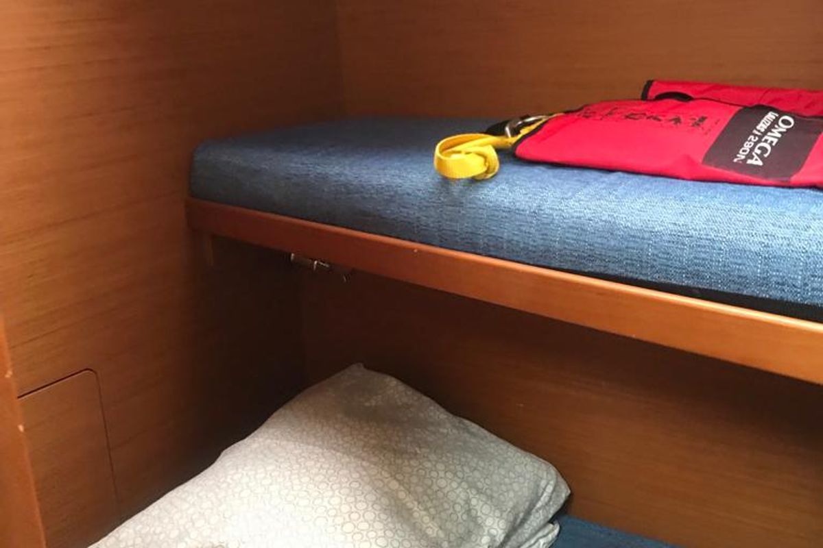 Cabin on Alboran Jerez (Majorca), a Jeanneau Sun Odyssey 519 sailboat at es Jonquet, Spain