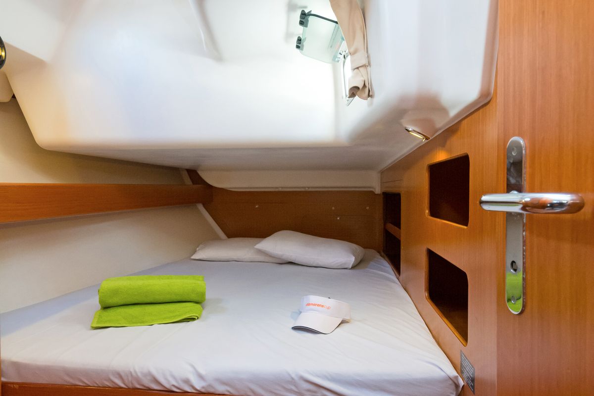Cabin on Manitu, a Beneteau Cyclades 50.5 sailboat at Athens, Greece