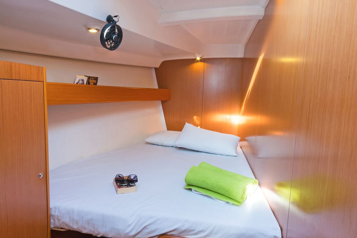 Cabin on Manitu, a Beneteau Cyclades 50.5 sailboat at Athens, Greece