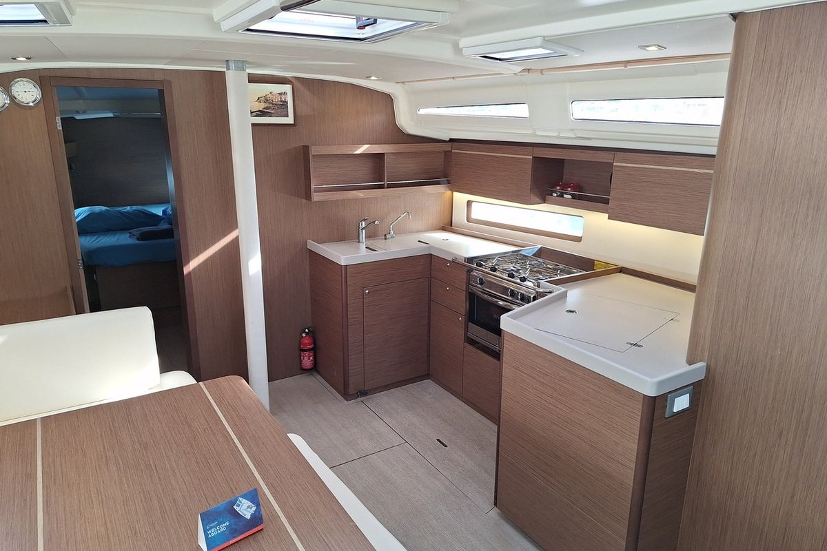 Galley of Josephine, a Beneteau Oceanis 40.1 sailboat at Tonnarella, Italy