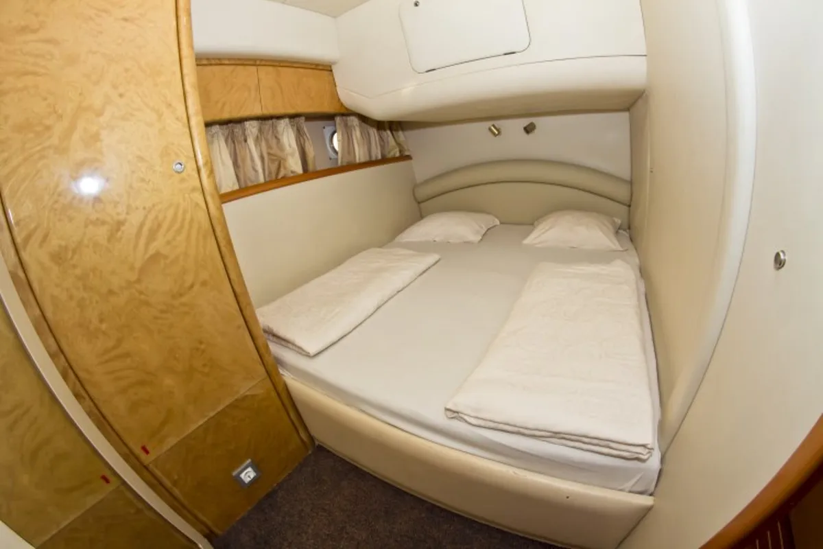 Cabin on Antares II, a Princess Yachts Princess 470 motorboat at Primošten, Croatia