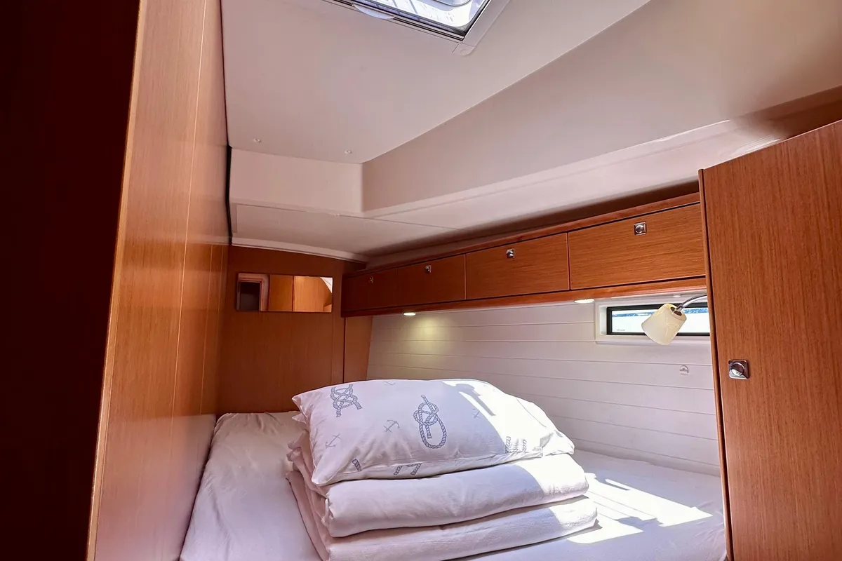 Cabin on Sestrica, a Bavaria Cruiser 46 sailboat at Općina Sukošan, Croatia