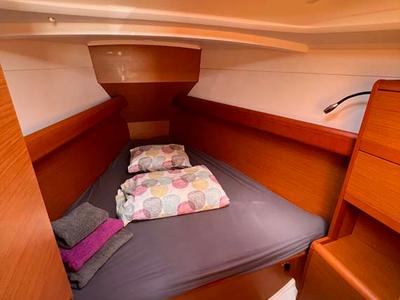 Cabin on Moelli, a Jeanneau Sun Odyssey 389 sailboat at Felanitx, Spain