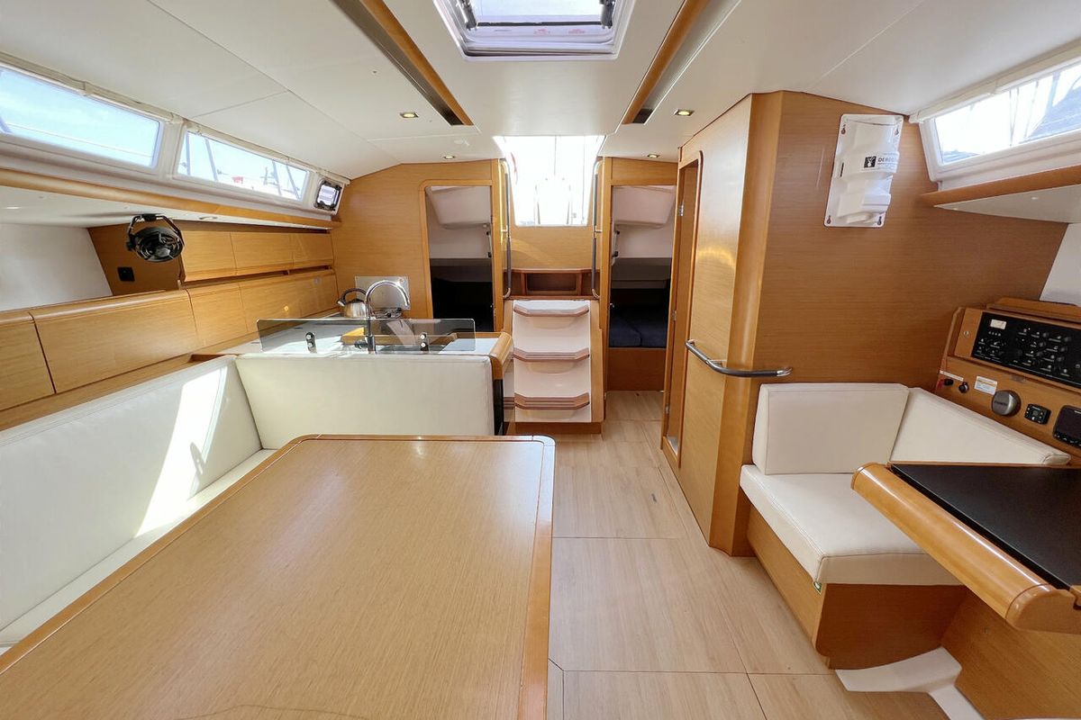 Cabin on Chuck, a Jeanneau Sun Odyssey 439 sailboat at Flensburg, Germany
