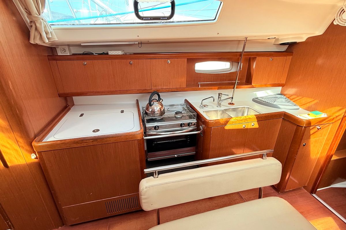 Galley of Blue Star II, a Beneteau Oceanis 43 sailboat at Općina Sukošan, Croatia