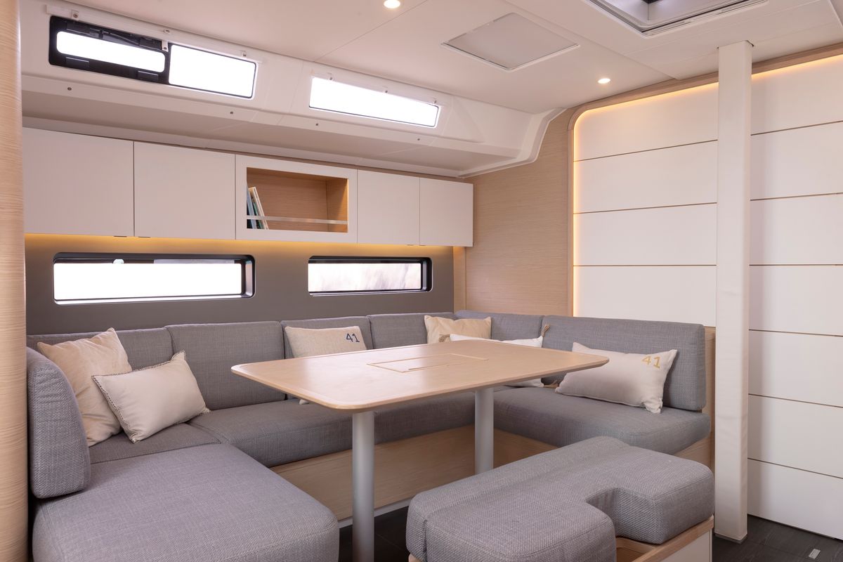 Salon of Asteria, a Dufour 41 sailboat at Nieuwpoort, Belgium