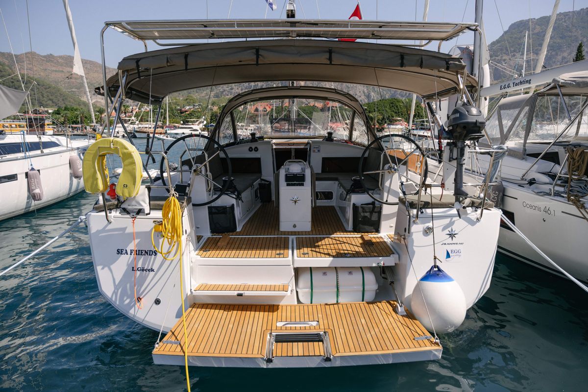 Deck of Sea Friends, a Jeanneau Sun Odyssey 440 sailboat at Fethiye, Turkey