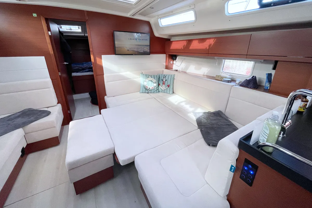 Salon of Namaka Elua, a Hanse Yachts Hanse 458 sailboat at Palma de Mallorca, Spain