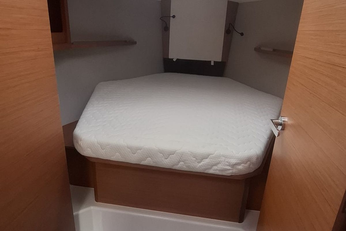 Cabin on Zazu, a Dufour 37 sailboat at Tonnarella, Italy