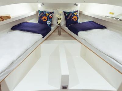 Cabin on Horizon 1 - Premier 34, a Cygnet Horizon 1 motorboat at Portiragnes, France