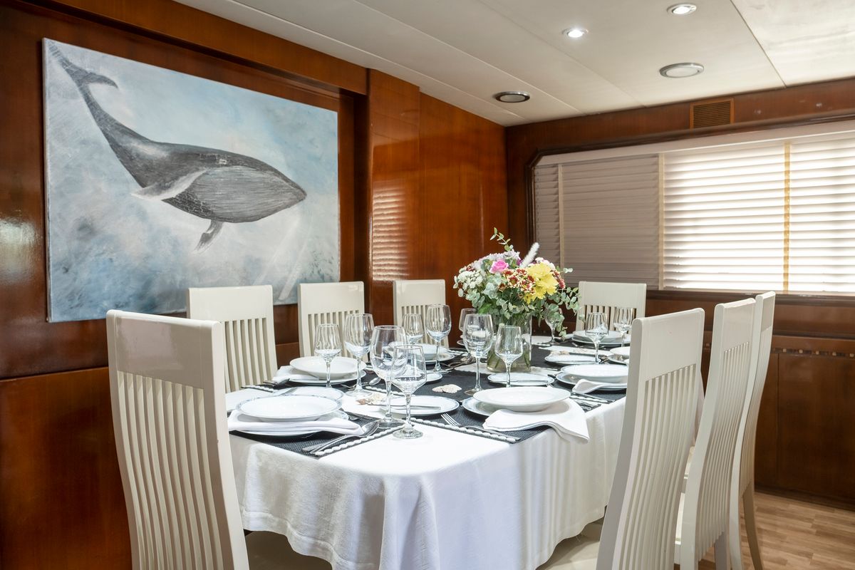 Salon of Shiva, a Cantieri di Pisa Akhir 27 yacht at Ornos, Greece
