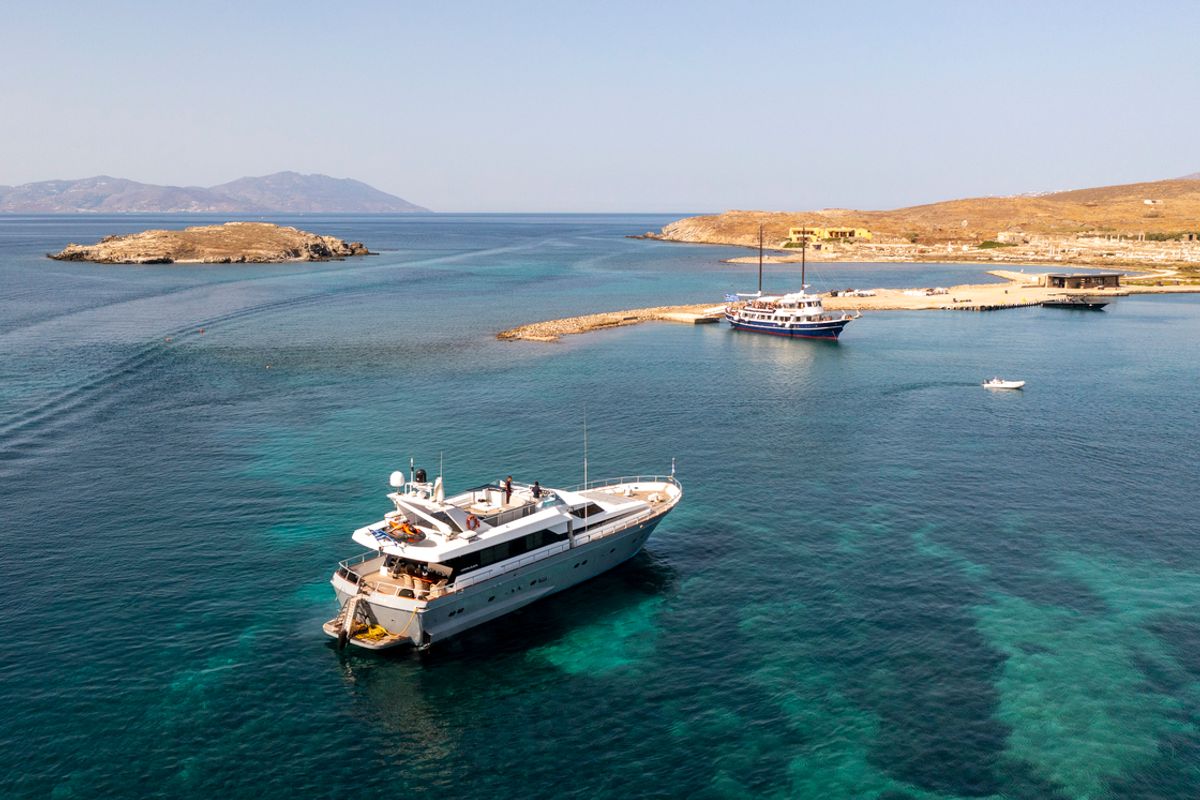 Exterior view of Shiva, a Cantieri di Pisa Akhir 27 yacht at Ornos, Greece