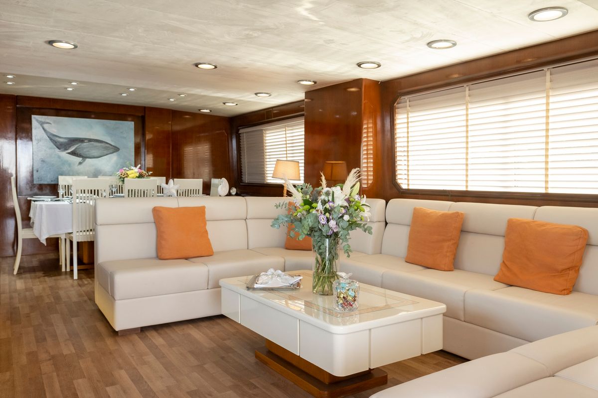 Salon of Shiva, a Cantieri di Pisa Akhir 27 yacht at Ornos, Greece