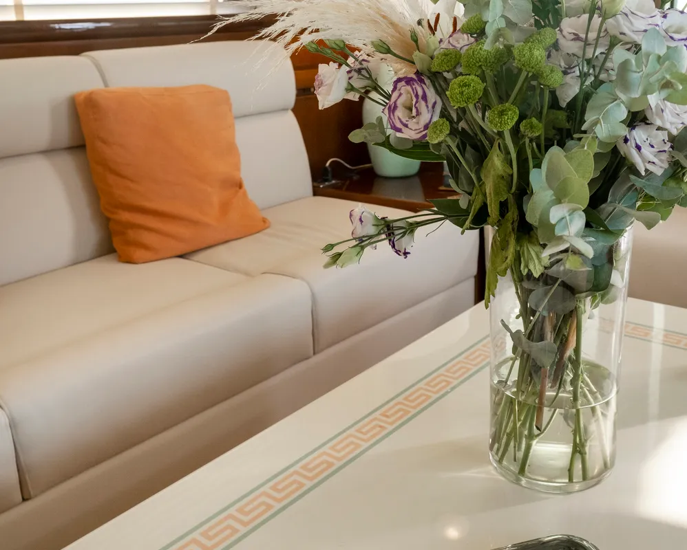 Salon of Shiva, a Cantieri di Pisa Akhir 27 yacht at Ornos, Greece