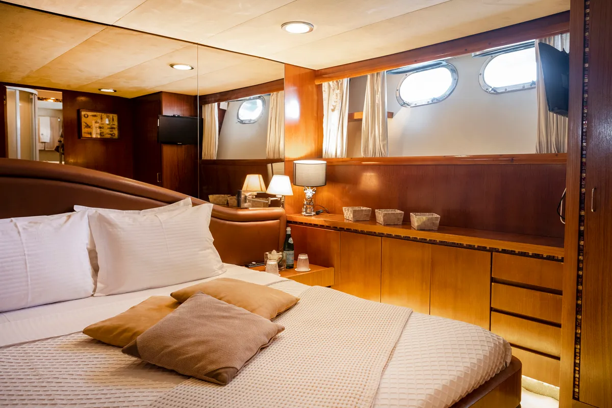 Cabin on Shiva, a Cantieri di Pisa Akhir 27 yacht at Ornos, Greece