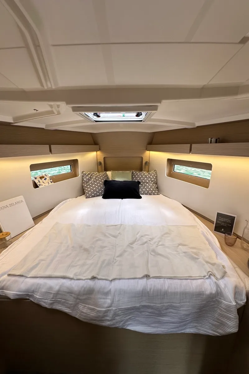 Cabin on Vega, a Beneteau Oceanis 37.1 sailboat at Rosignano Solvay, Italy