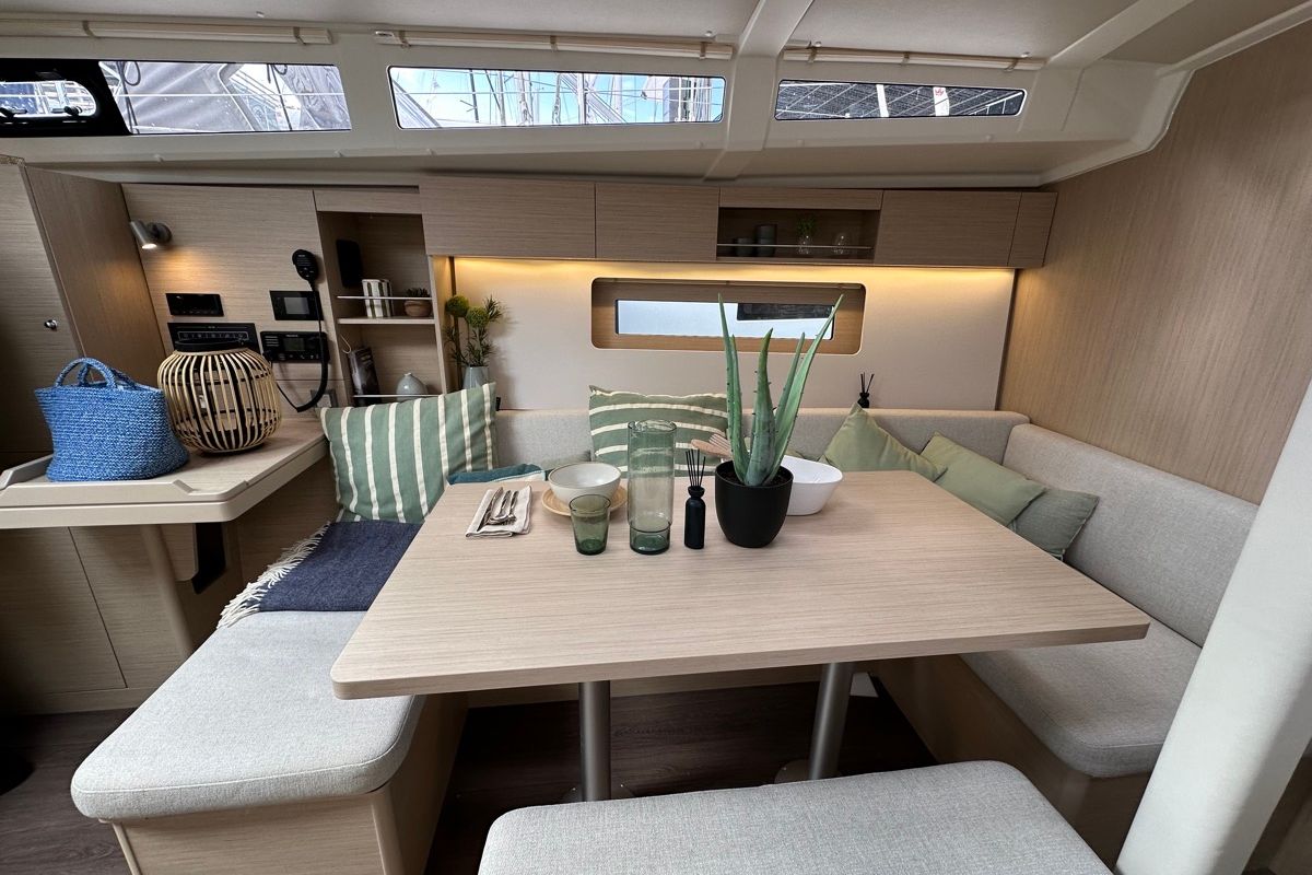 Salon of Vega, a Beneteau Oceanis 37.1 sailboat at Rosignano Solvay, Italy