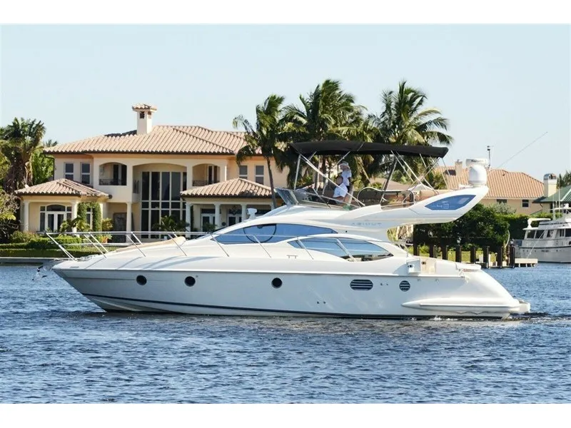 Shine V, a Azimut Azimut 43 S motorboat at Kontokali, Greece