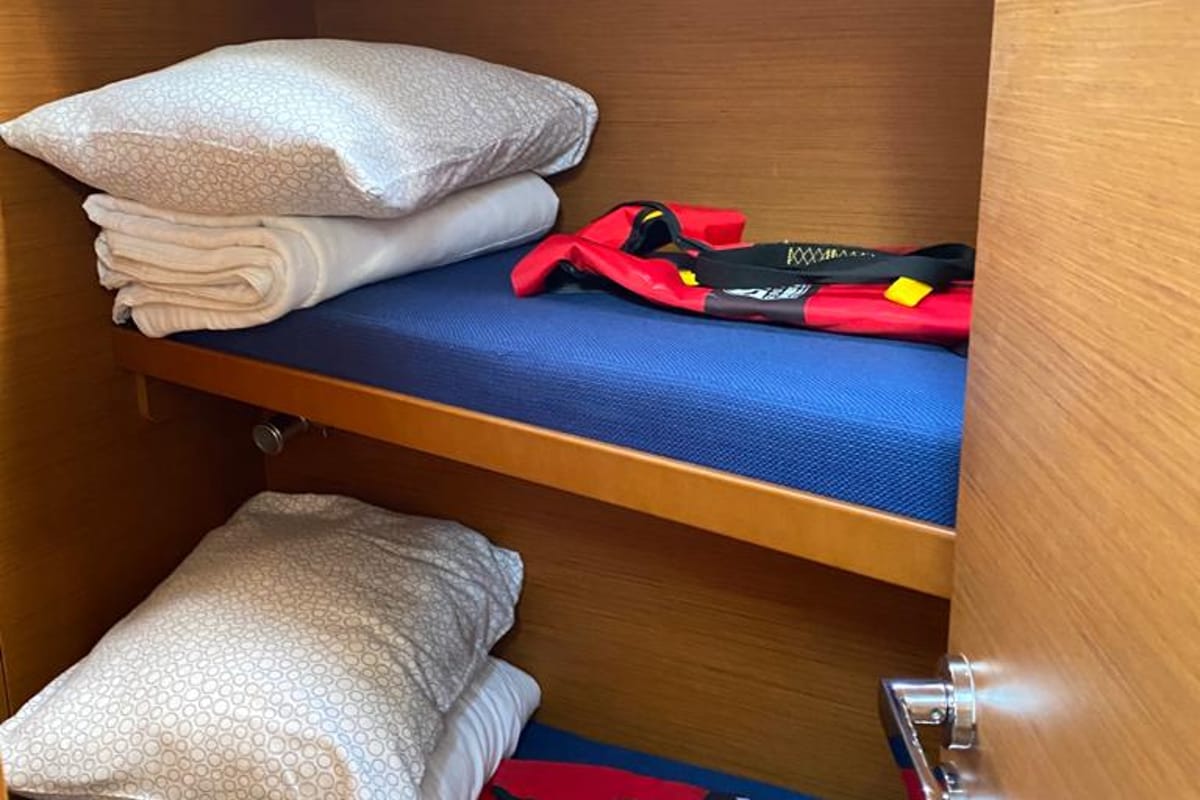 Cabin on Alboran Pacharan (Majorca), a Jeanneau Sun Odyssey 519 sailboat at es Jonquet, Spain