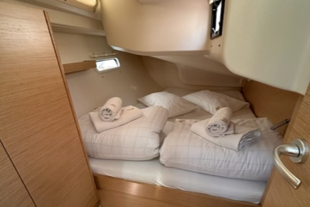 Cabin on FuFu, a Hanse Yachts Hanse 388 sailboat at Seget Donji, Croatia