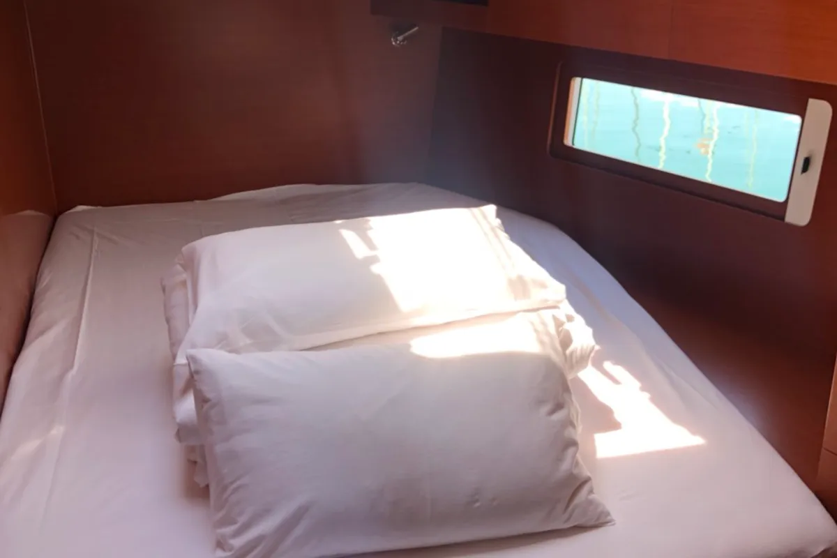 Cabin on Marea, a Beneteau Oceanis 51.1 sailboat at Općina Medulin, Croatia