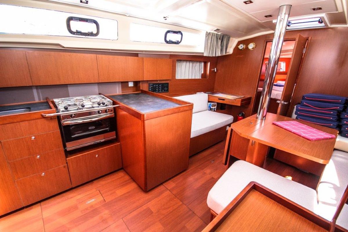 Galley of Porterusa, a Beneteau Oceanis 41.1 sailboat at Općina Medulin, Croatia