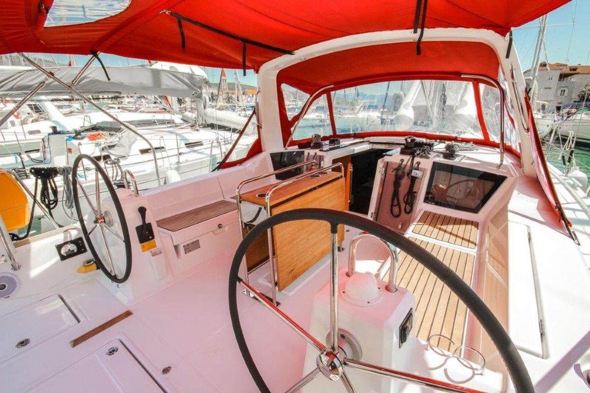 Cockpit of Porterusa, a Beneteau Oceanis 41.1 sailboat at Općina Medulin, Croatia