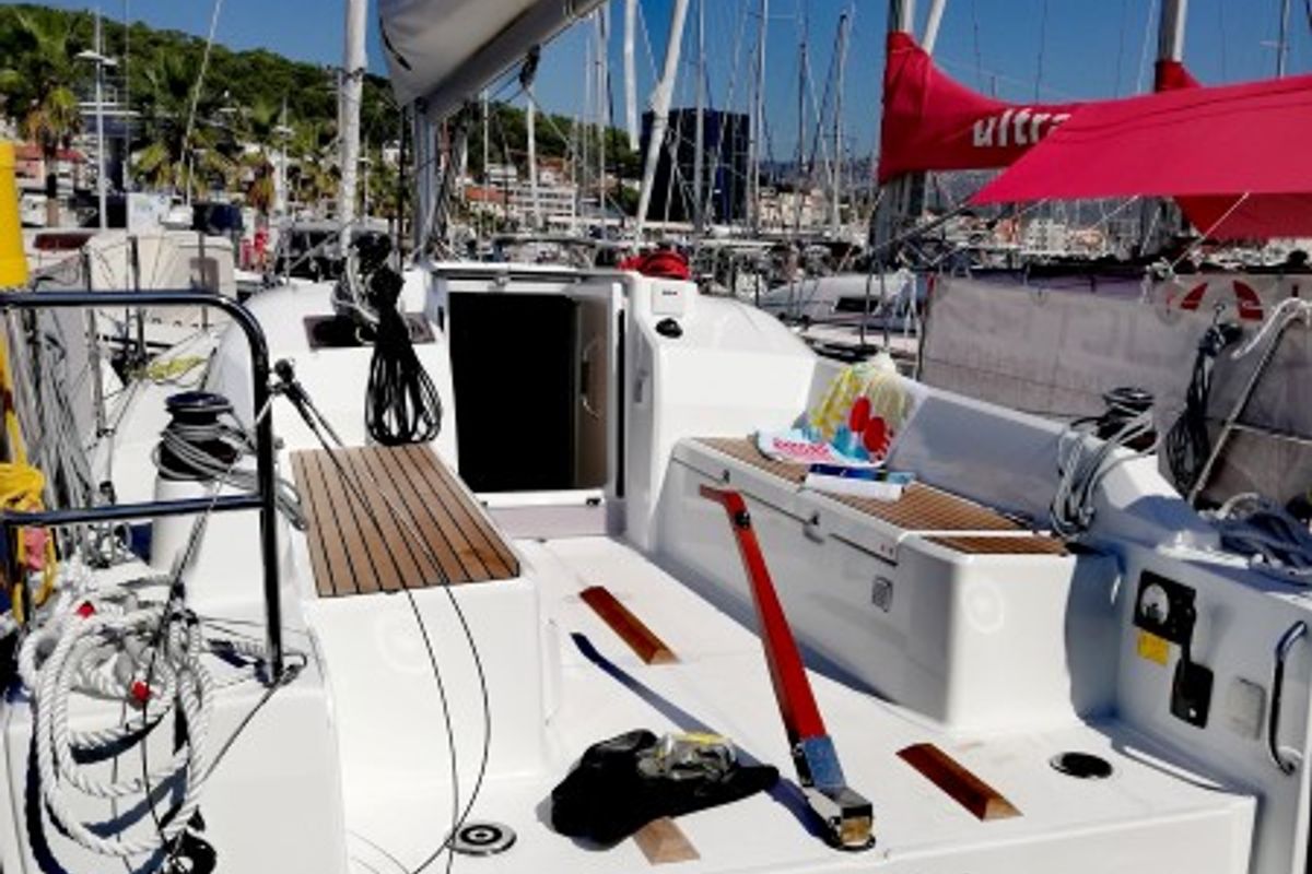 Deck of Yoda, a Beneteau Oceanis 30.1 sailboat at Općina Medulin, Croatia