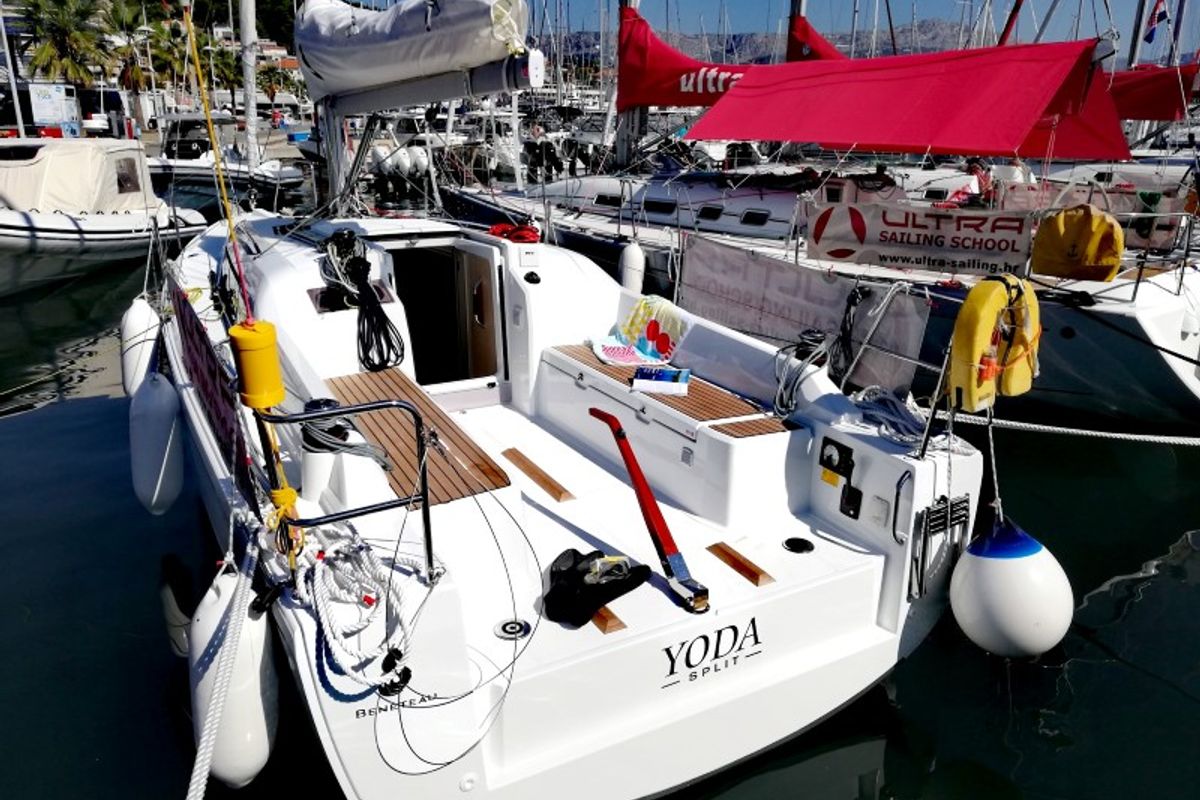 Deck of Yoda, a Beneteau Oceanis 30.1 sailboat at Općina Medulin, Croatia