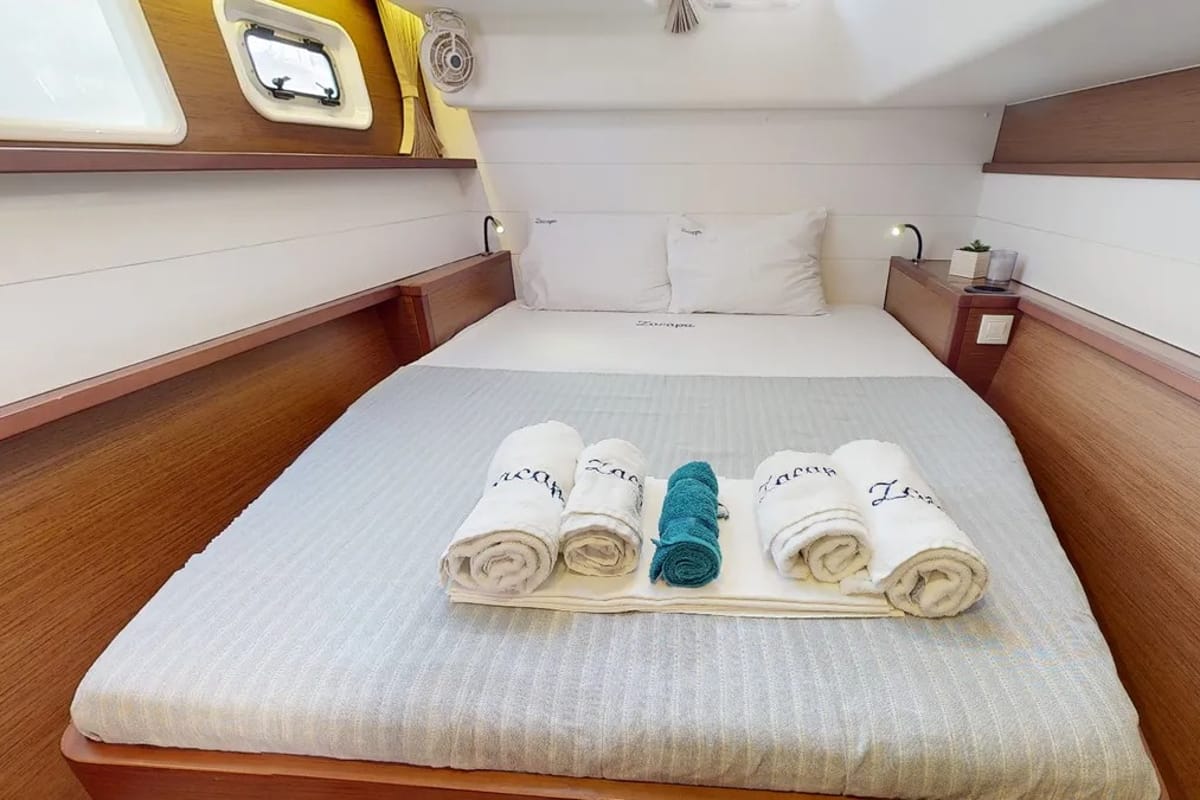 Cabin on Zacapa, a Lagoon 450 F catamaran at Municipal Unit of Ellomenos, Greece