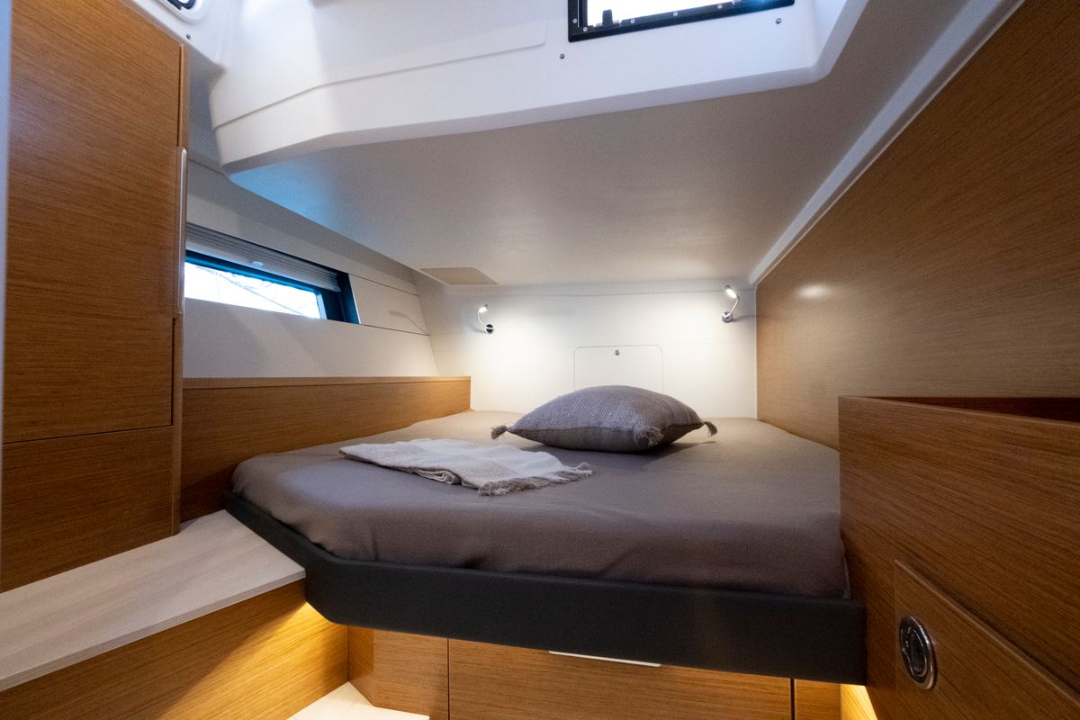 Cabin on Gin Tonic, a Hanse Yachts Hanse 460 sailboat at Rosignano Solvay, Italy