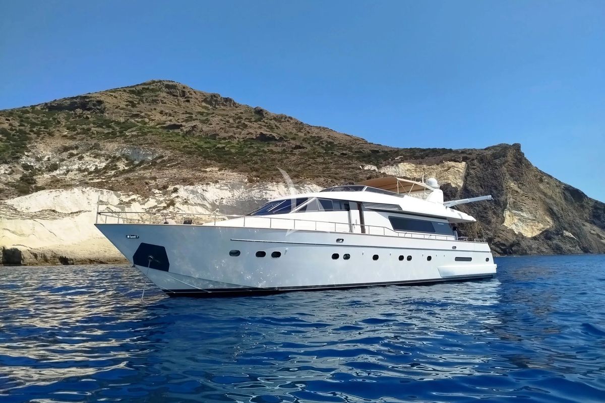 Exterior view of Mamma's, a Sanlorenzo San Lorenzo SL 82 yacht at Athens, Greece
