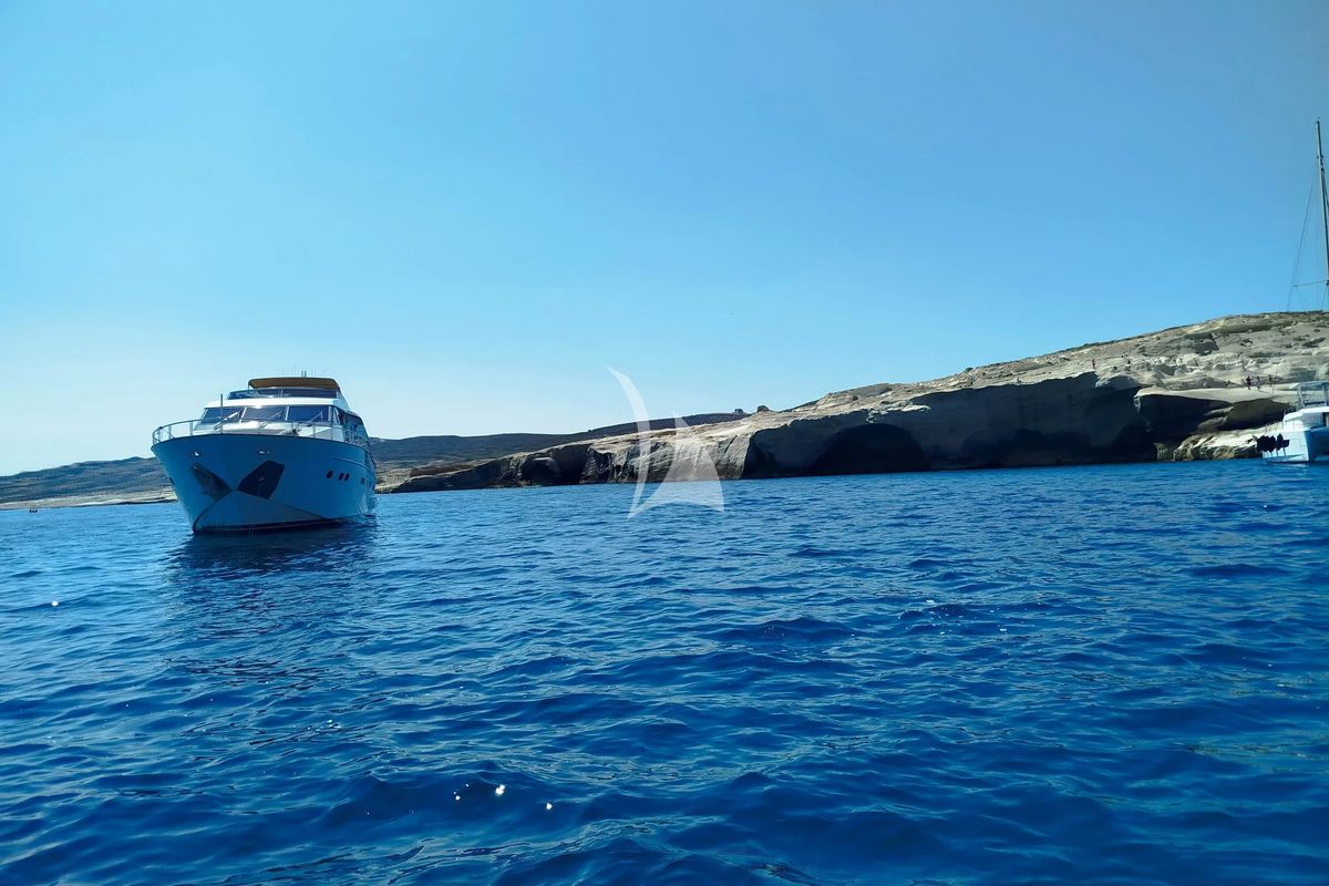 Exterior view of Mamma's, a Sanlorenzo San Lorenzo SL 82 yacht at Athens, Greece