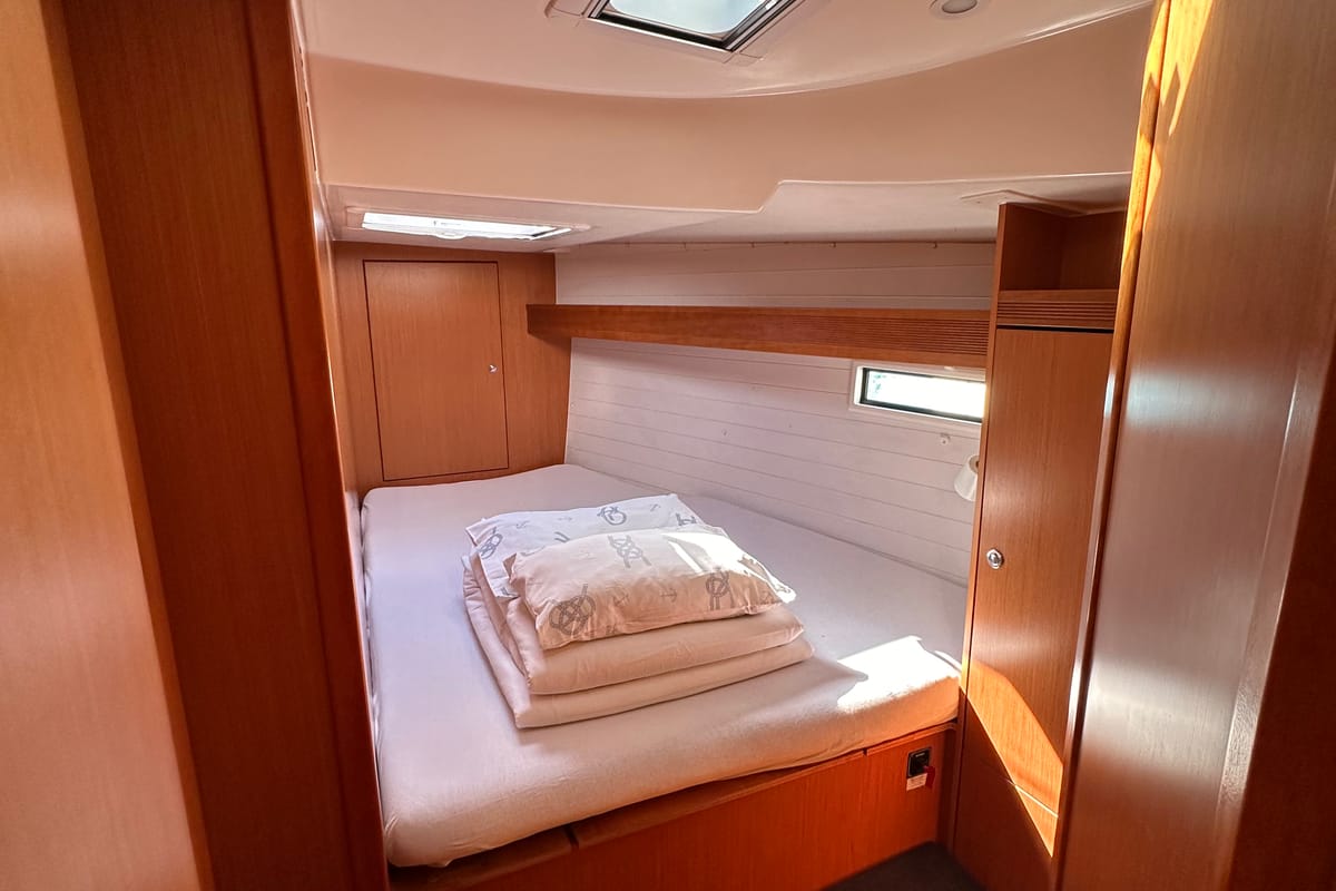 Cabin on Golić, a Bavaria Cruiser 45 sailboat at Općina Sukošan, Croatia
