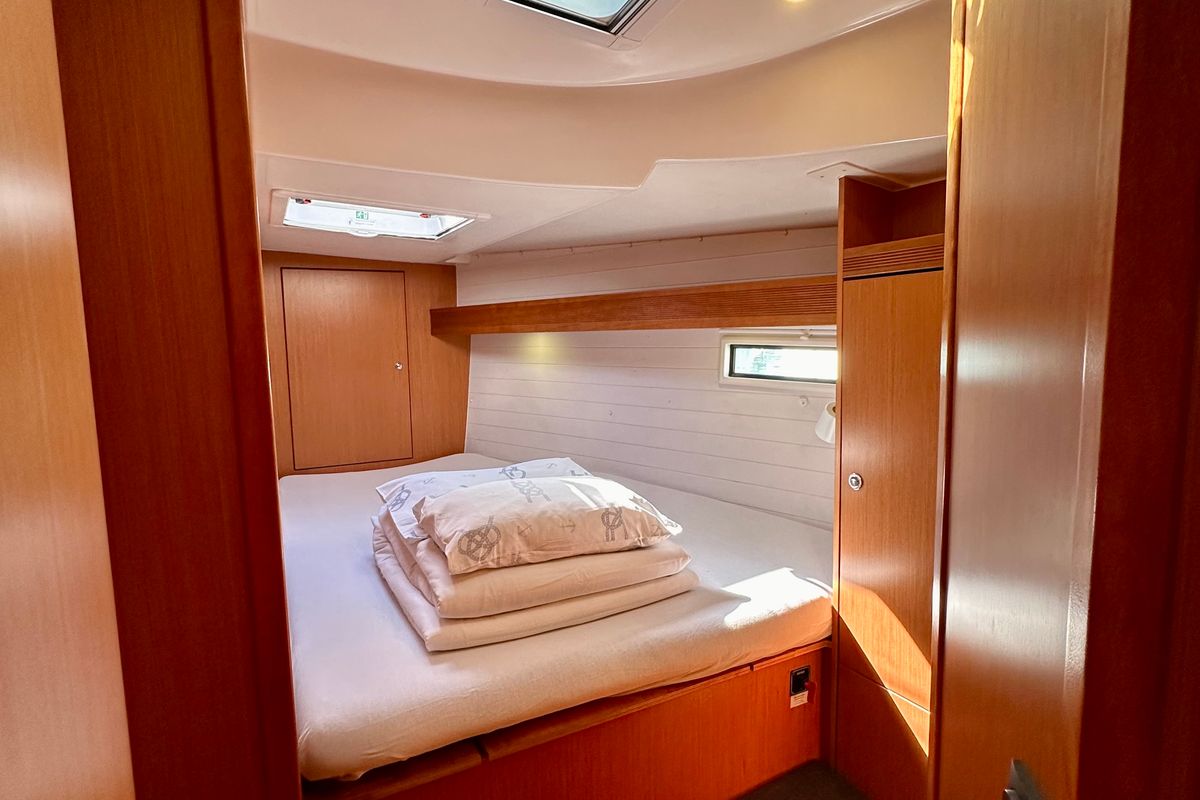 Cabin on Golić, a Bavaria Cruiser 45 sailboat at Općina Sukošan, Croatia