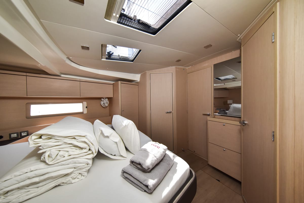 Cabin on Dodo, a Beneteau Oceanis 51.1 OW sailboat at Općina Sukošan, Croatia