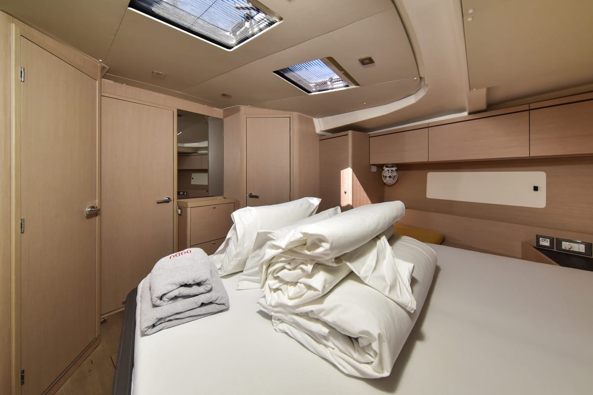 Cabin on Dodo, a Beneteau Oceanis 51.1 OW sailboat at Općina Sukošan, Croatia