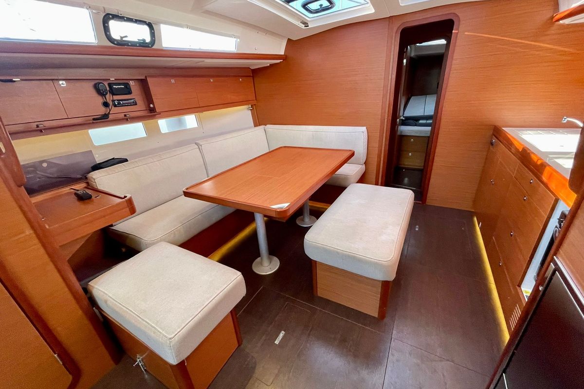 Salon of Fulham , a Dufour 460 Grand Large sailboat at Dénia, Spain
